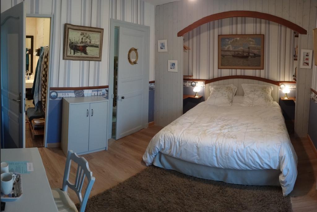 Bed and Breakfast Logis des Douves à Tiffauges Extérieur photo