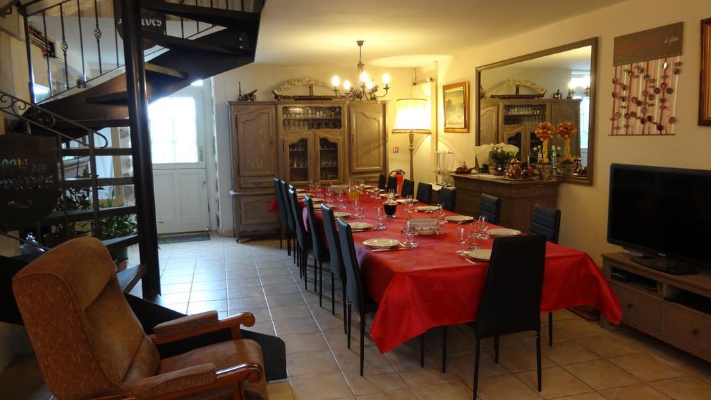 Bed and Breakfast Logis des Douves à Tiffauges Extérieur photo