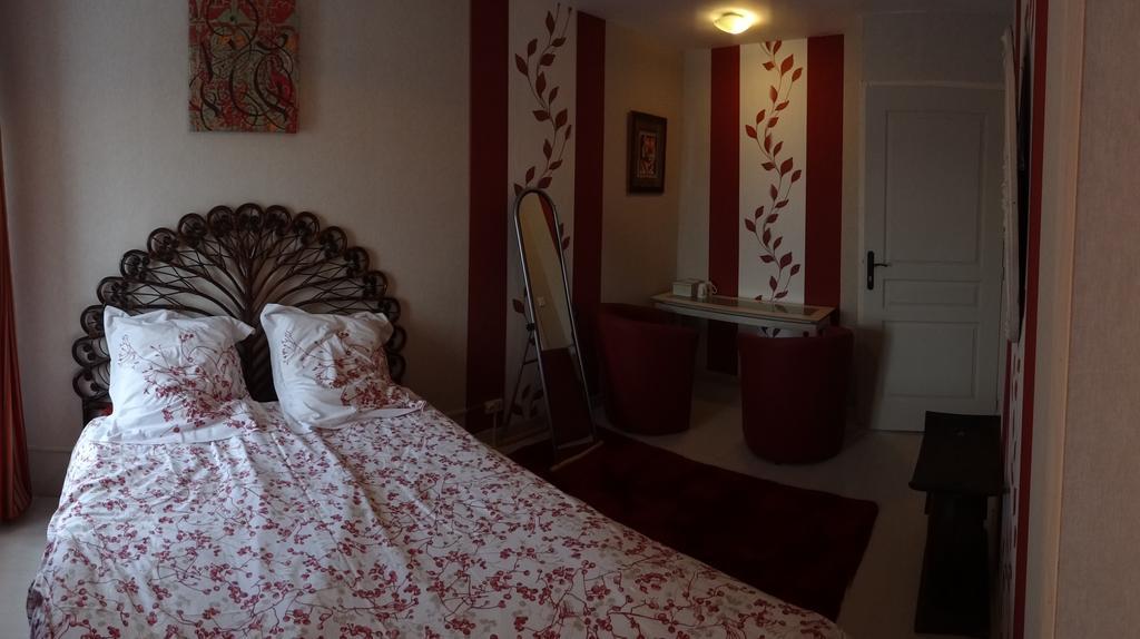 Bed and Breakfast Logis des Douves à Tiffauges Extérieur photo